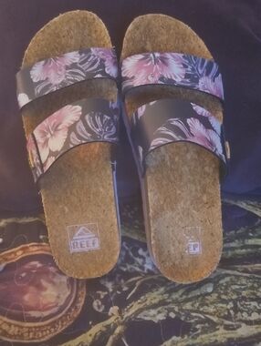 Reef Floral Slides 7